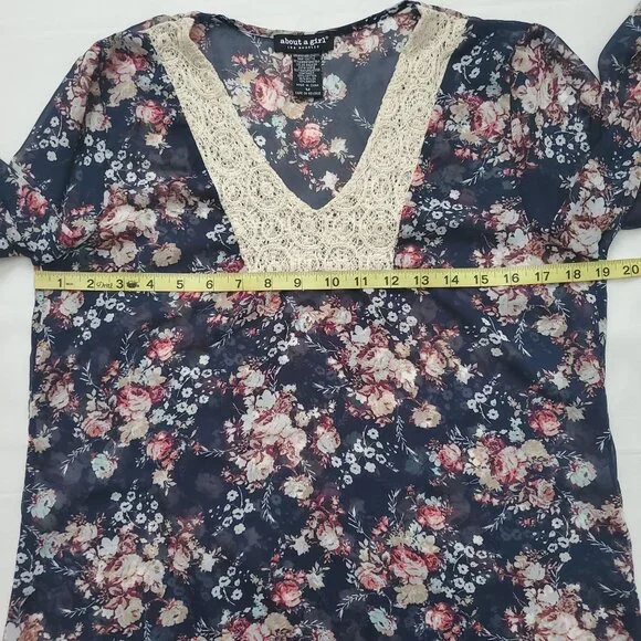 About A Girl Los Angeles Women's Sheer Floral Lace Trim Bohemian Blouse Medium - Picture 6 of 8